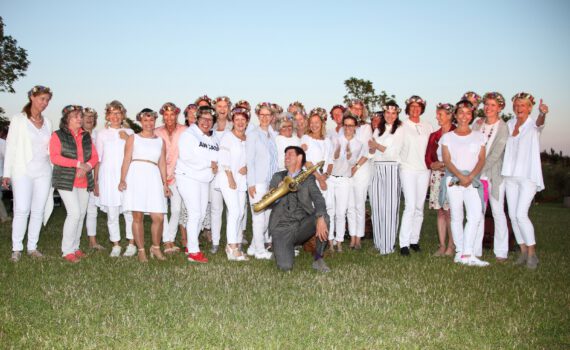 White Mid Summer Night | DJ mit Saxophon